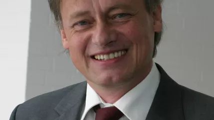 Portraet Hochschulpräsident Hartmut Ihne (DE)