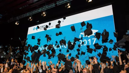 Hüte werfen H-BRS Absolventenfeier 2017 (DE)