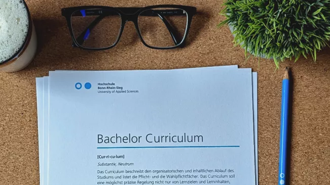 Bachelor Curriculum Teaser Bild DEU