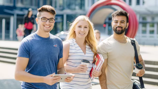 Gruppenbild Studierende Unternehmenstag 2017 (DE)